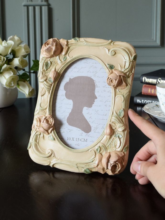 アンティーク風の写真立て