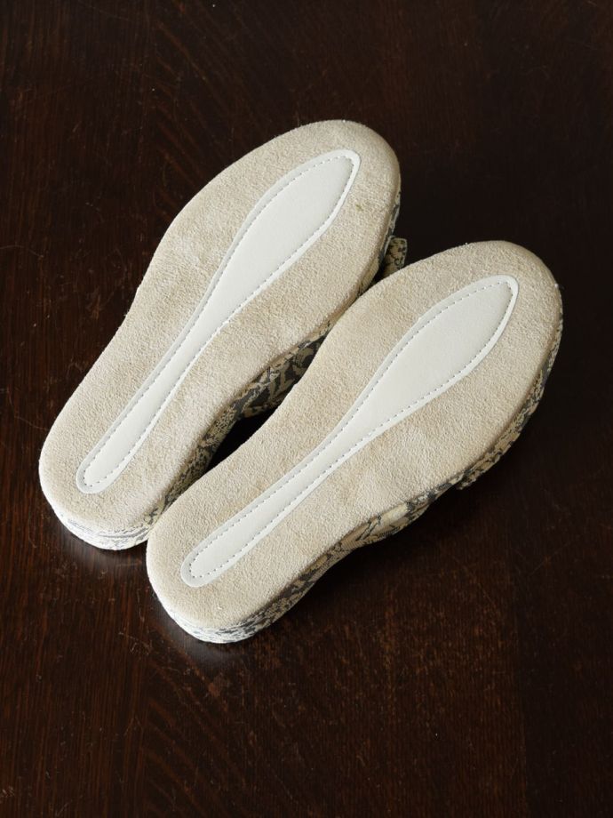 リボンスリッパの裏側