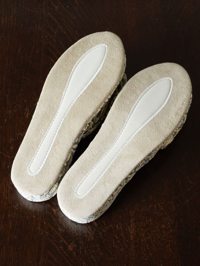 リボンスリッパの裏側