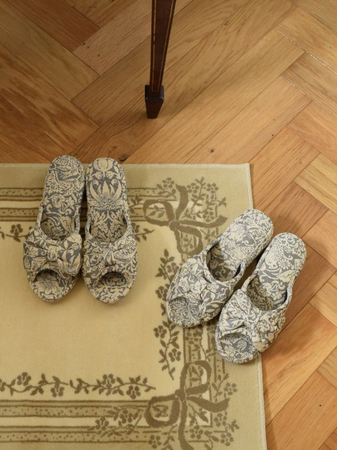 おしゃれなリボンスリッパ