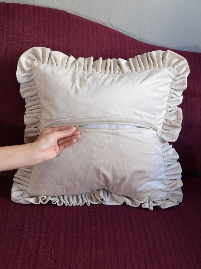 カバーとクッションのセットです