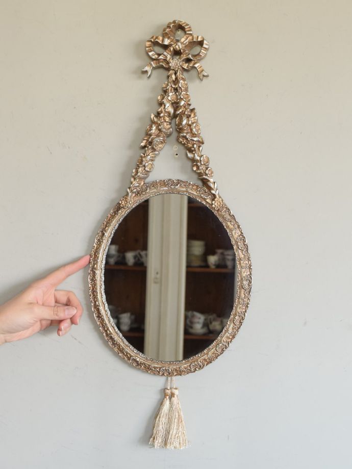 アンティーク調の可愛いミラー