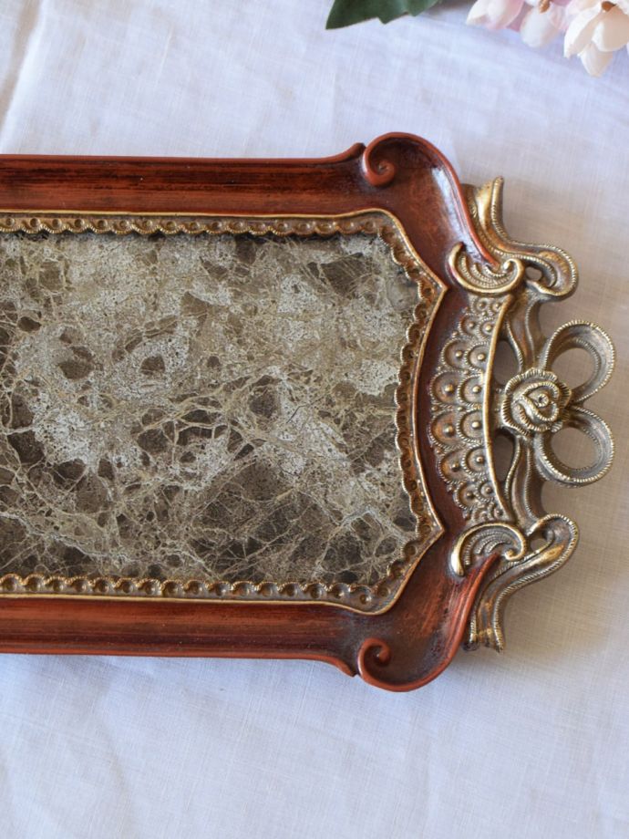 大理石仕上げのおしゃれなトレイ