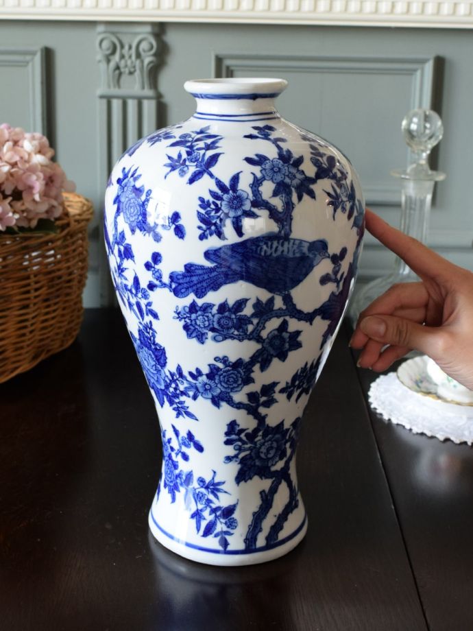 シノワズリスタイルの花器