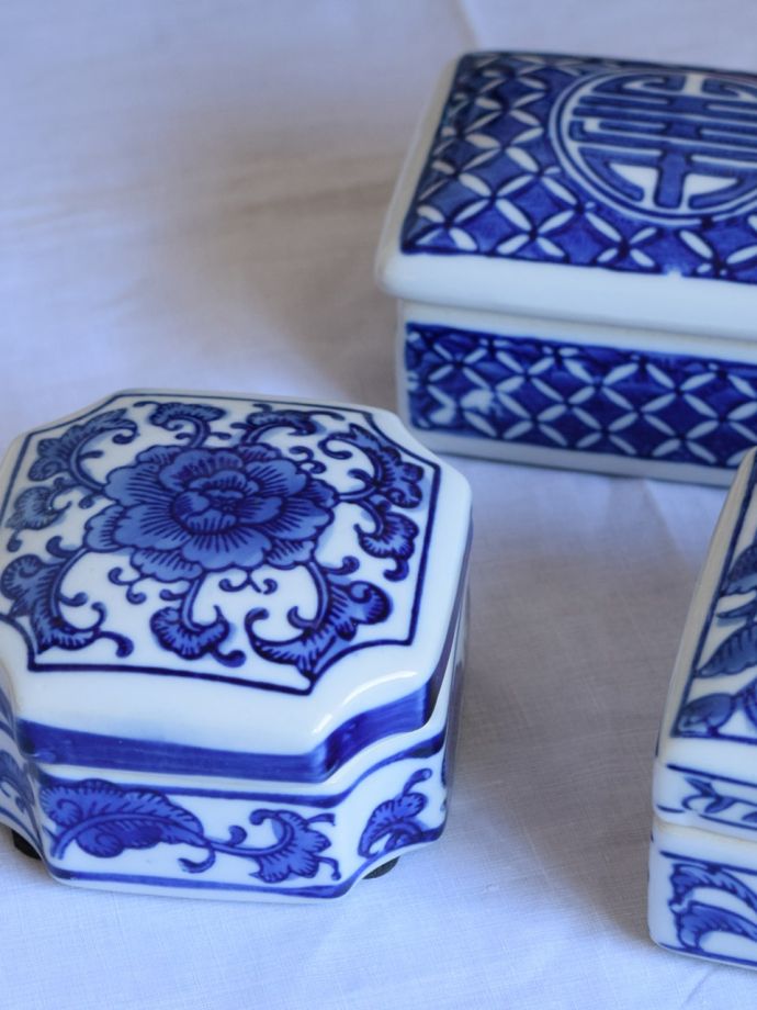 アンティーク風の壺