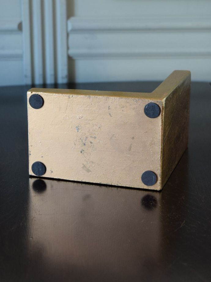 ブックエンドの裏