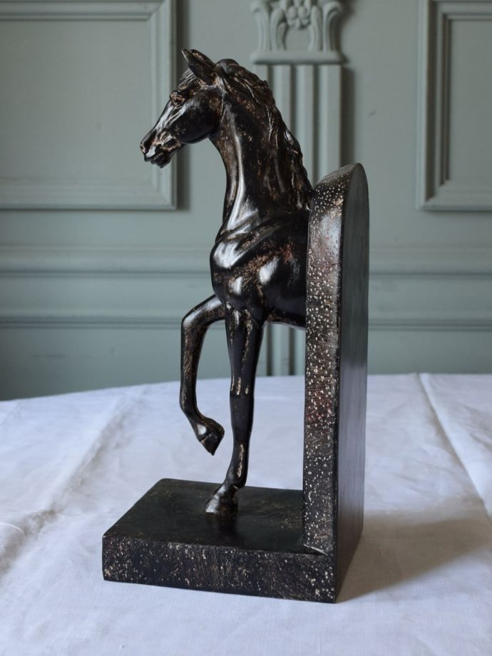 アンティーク調のブックエンド