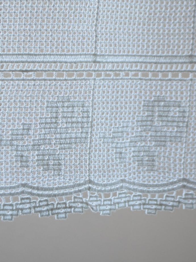 アンティーク調のおしゃれなカフェカーテン