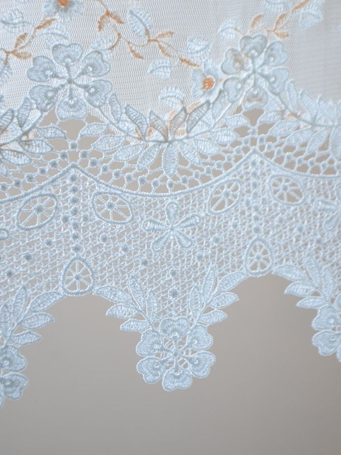 アンティーク調のおしゃれなカフェカーテン