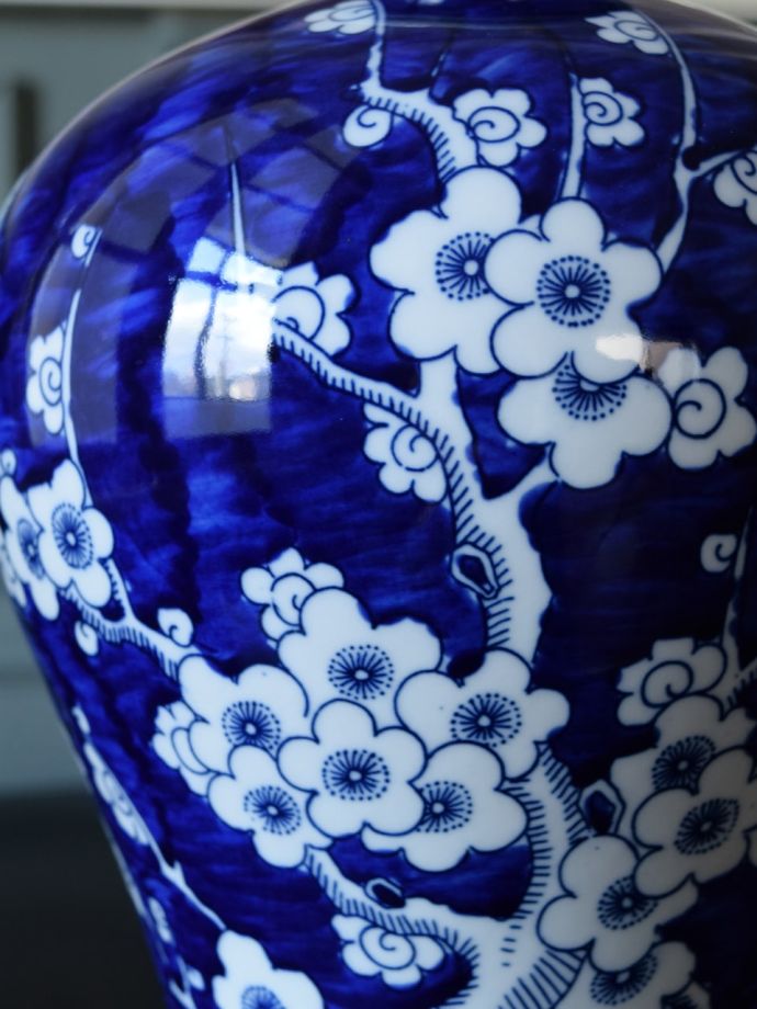 アンティーク風のフラワーベース