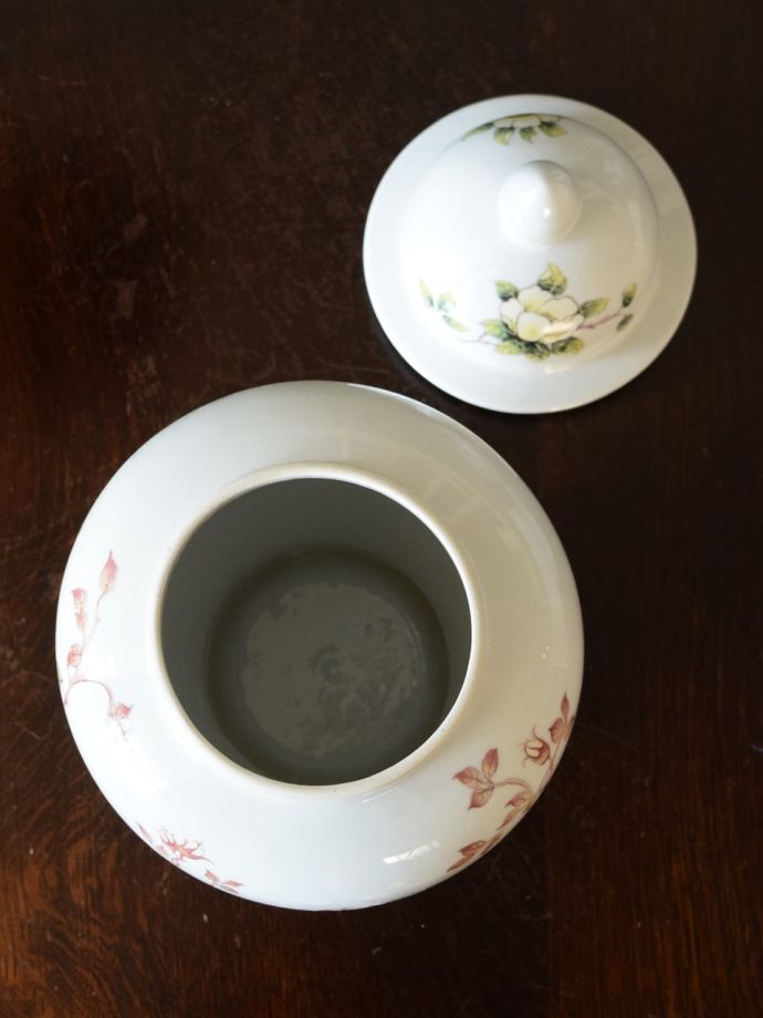 おしゃれなデザインの壺