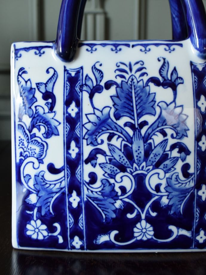 アンティーク風のフラワーベース