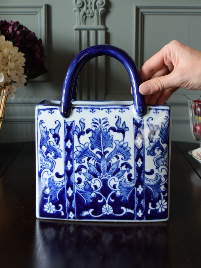 シノワズリスタイルの花器