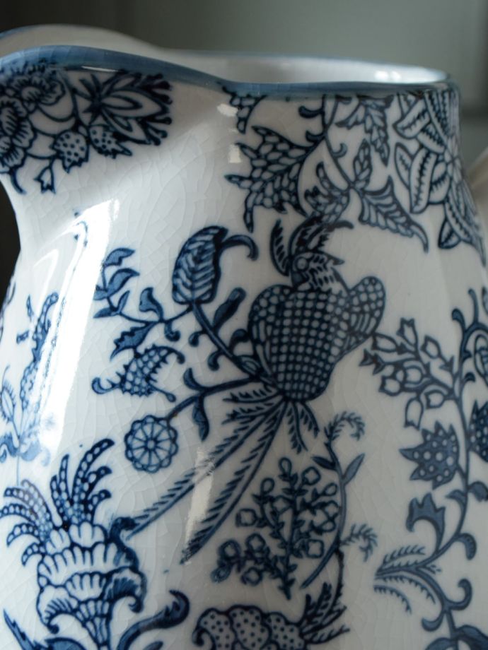 アンティーク風のフラワーベース