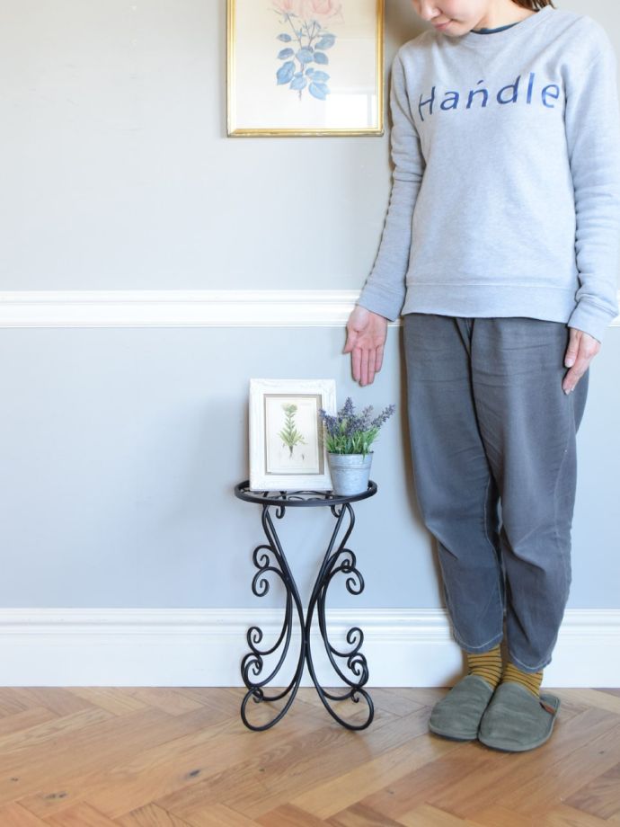 アンティーク風のフラワースタンド