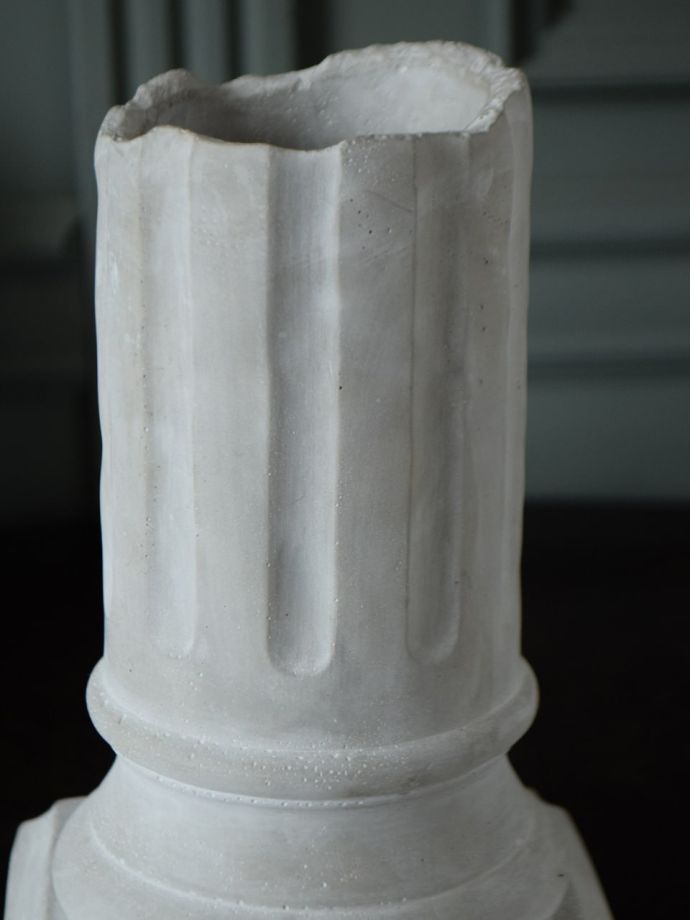 アンティーク風のフラワーベース