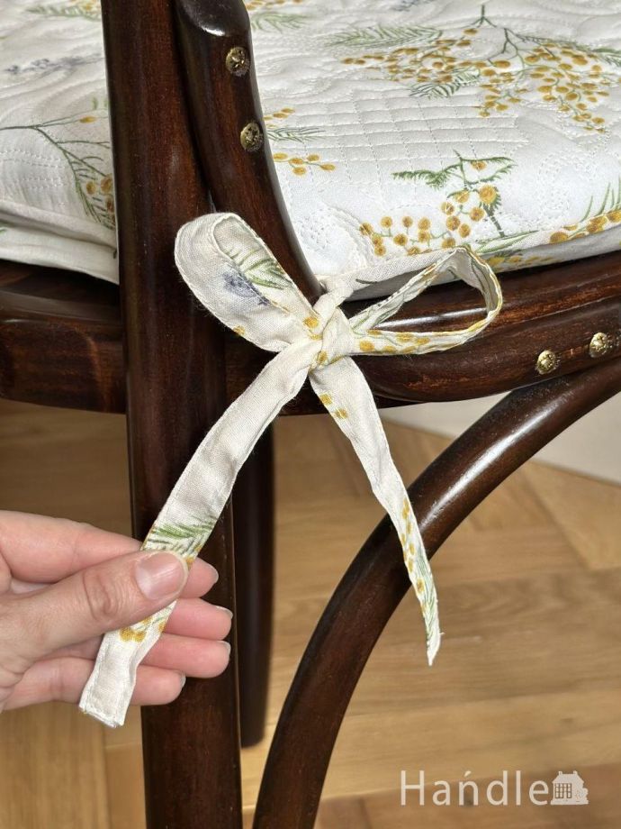 紐付きの座クッション