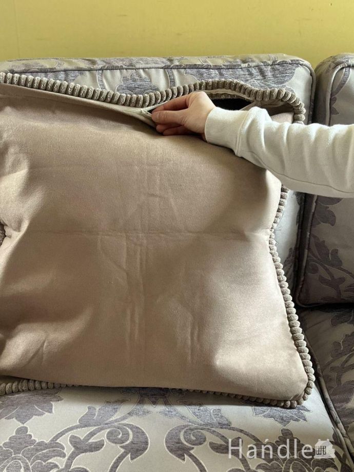 座布団カバーの取り外し