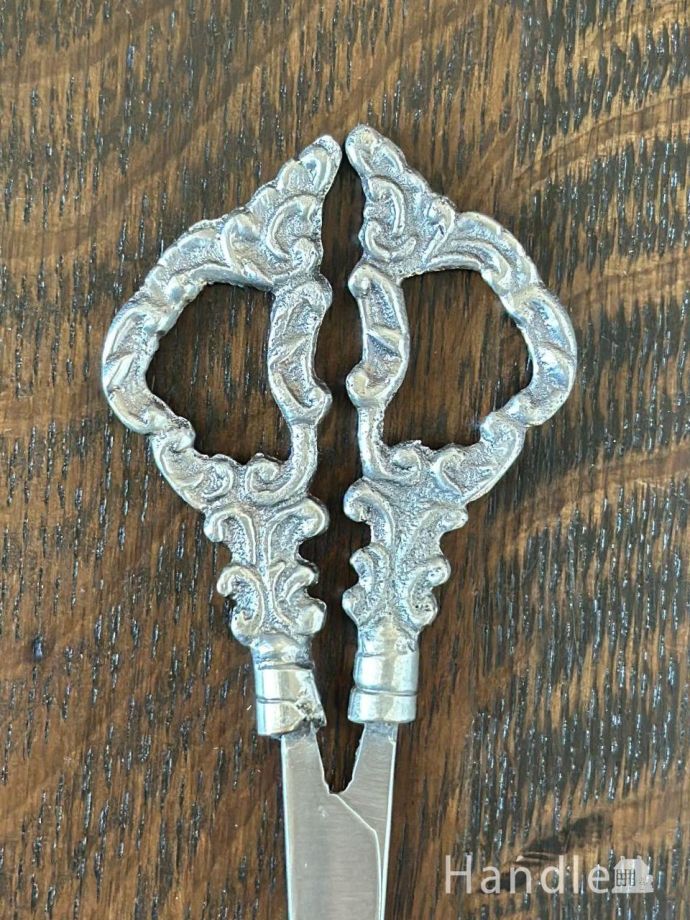 クラシカル装飾のアンティーク調シザー