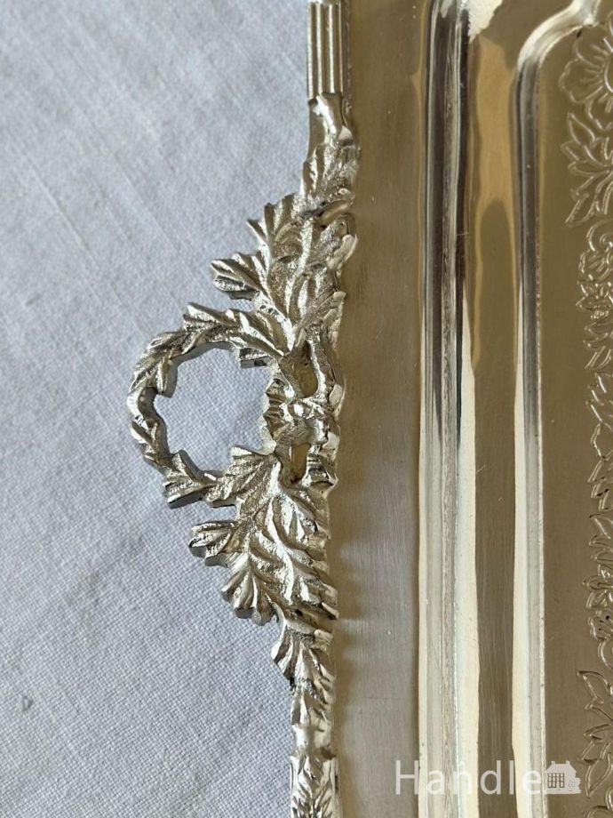 アンティーク風のトレイ