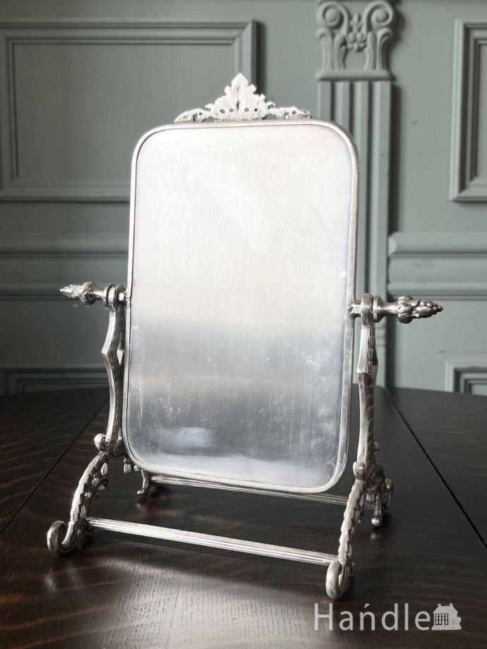 アンティーク風の鏡の裏