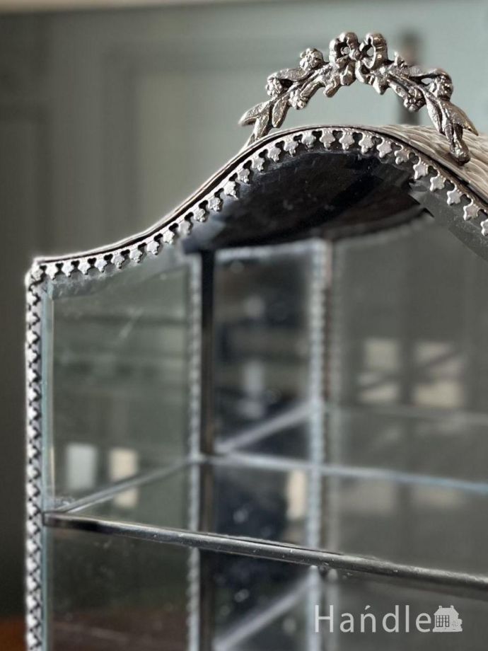 アンティーク風のガラスのジュエリーボックス