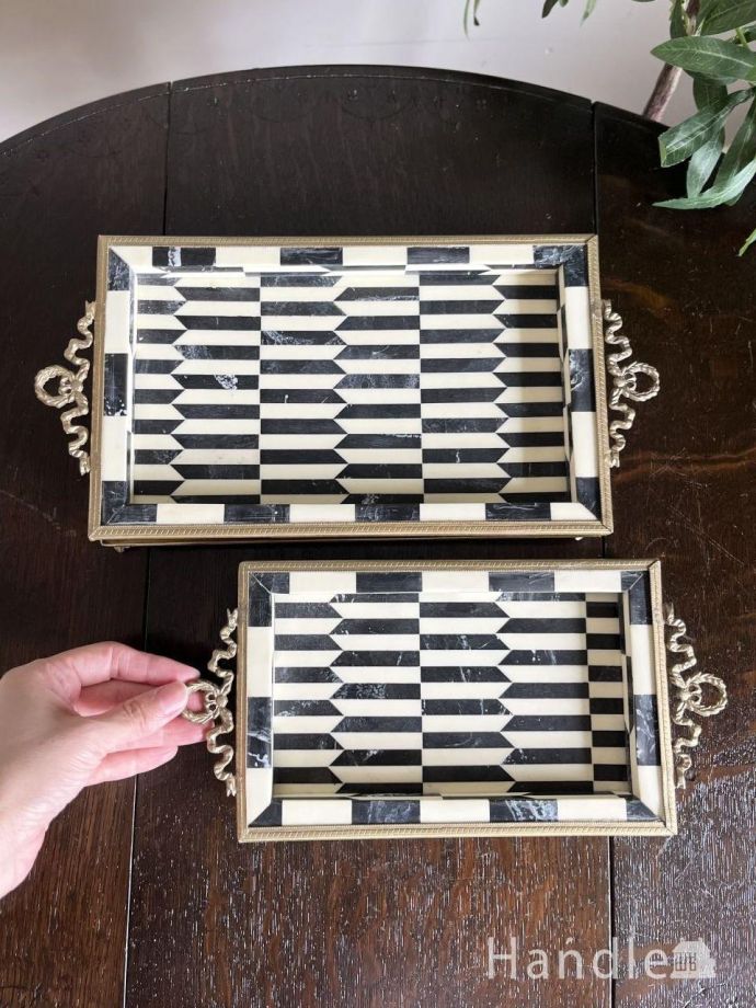 アンティーク調のトレイ