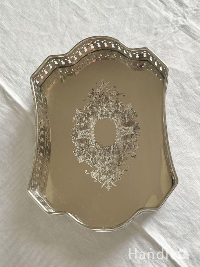 アンティーク風のトレイ