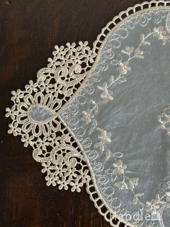 アンティーク調刺繍レース