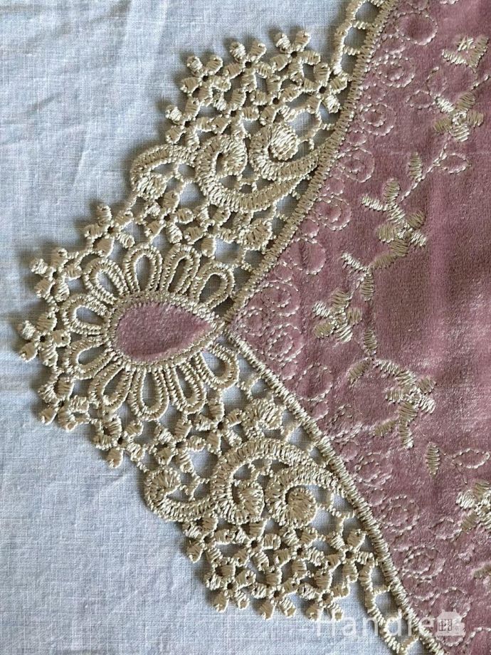 アンティーク調刺繍レース