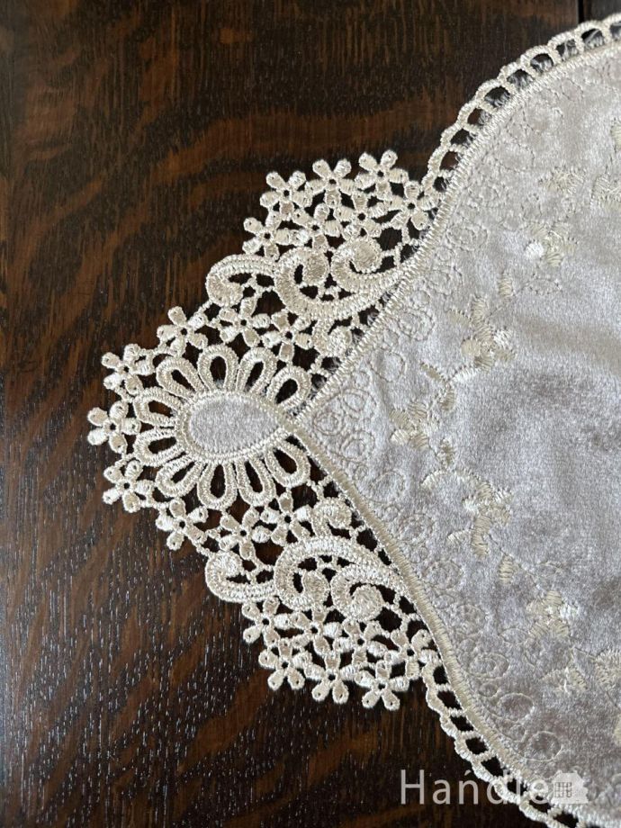 アンティーク調刺繍レース