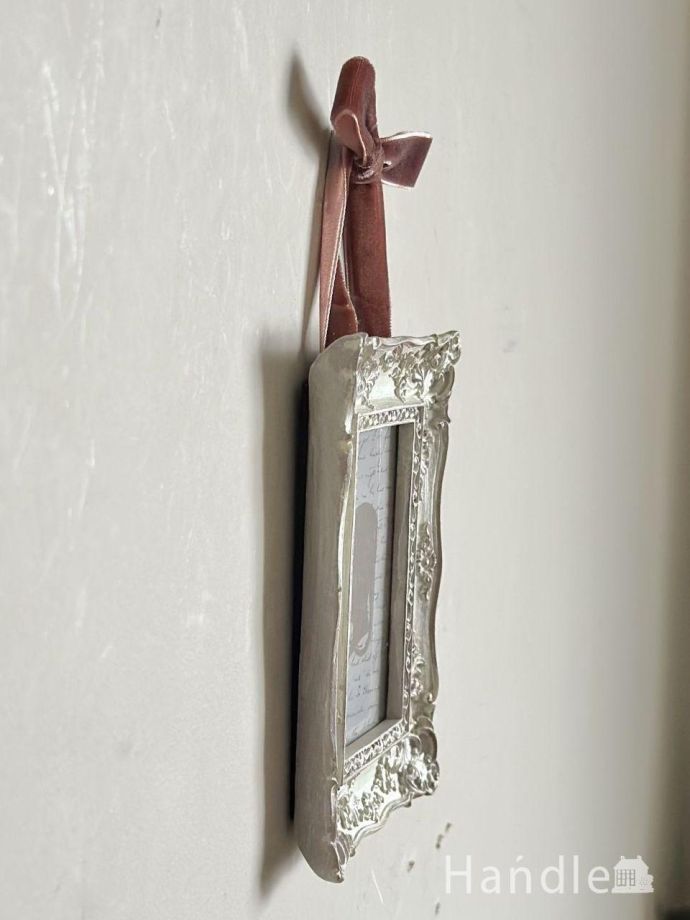 壁掛けのアンティーク風のフレーム