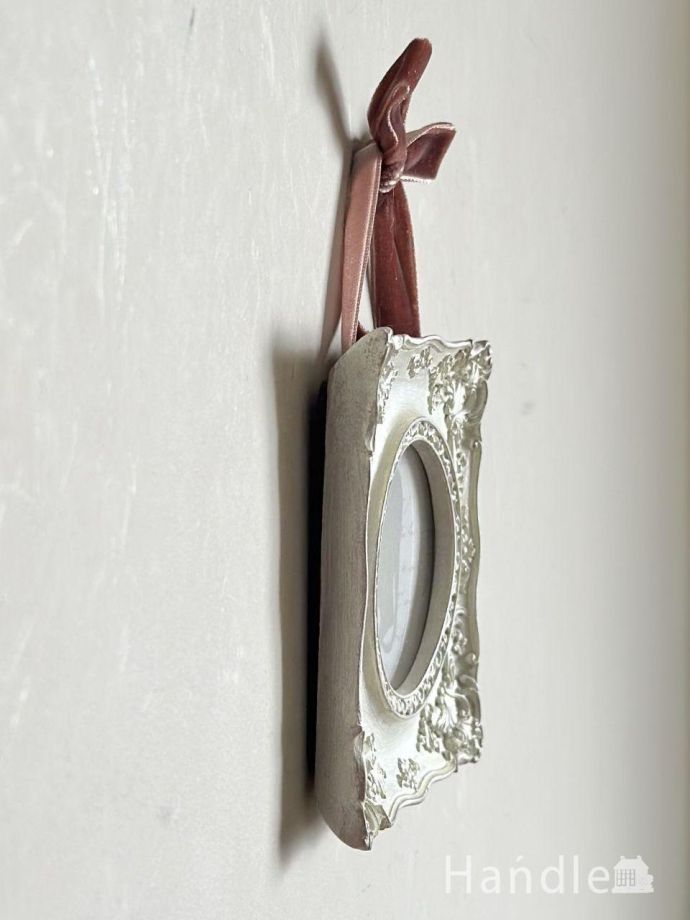 壁掛けのアンティーク風のフレーム