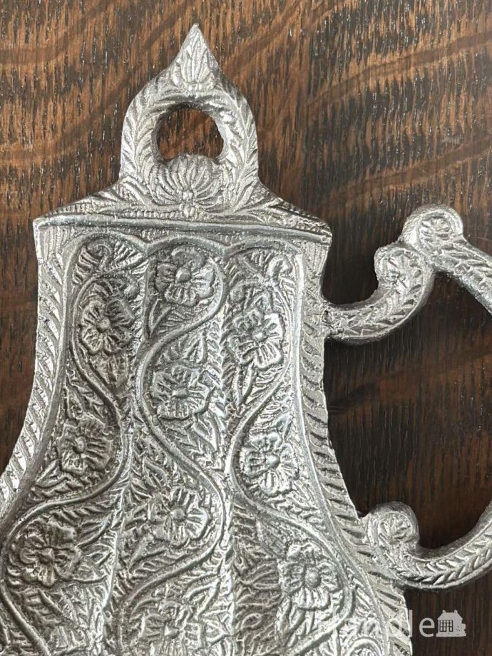 アンティーク調の真鍮トレイ