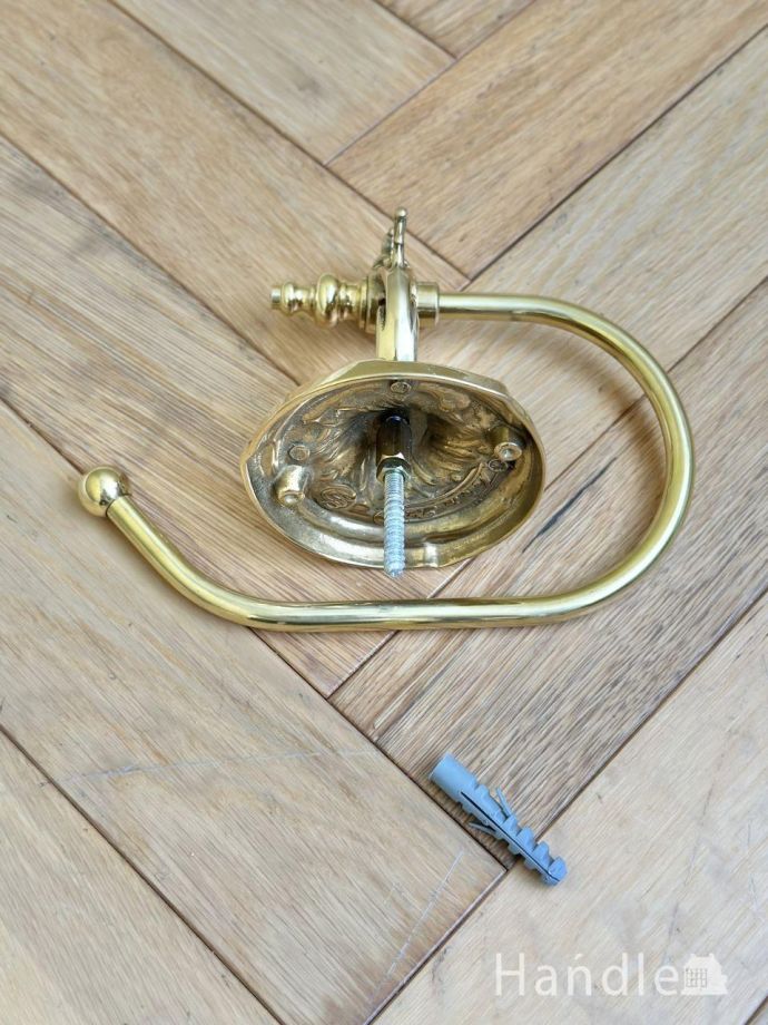 ビスで取り付け出来るペーパーホルダー