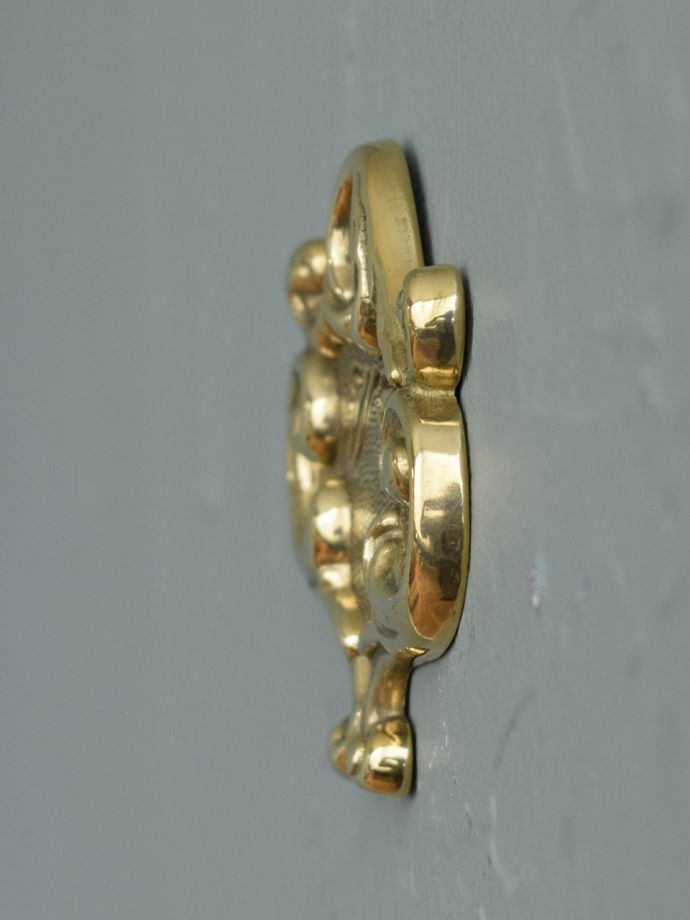 ドアプレートの側面