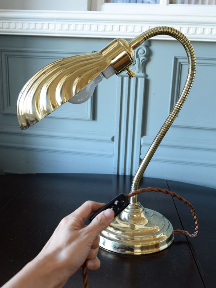 テーブルランプのスイッチ