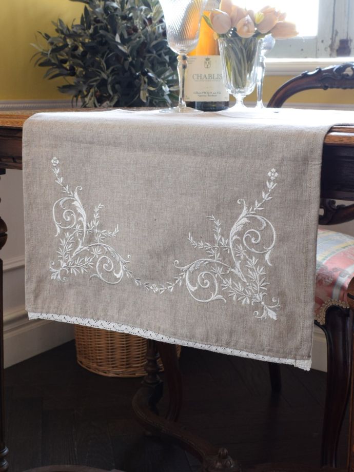 おしゃれなテーブルランナー