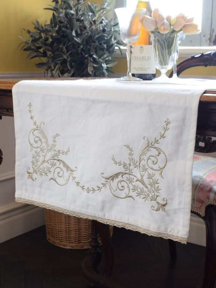 おしゃれなテーブルランナー