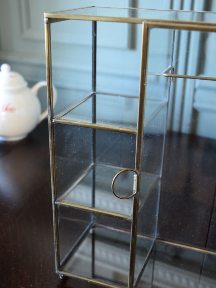 アンティーク風のガラスのジュエリーボックス