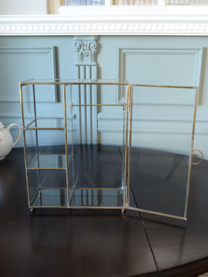 アンティーク風のジュエリーボックス