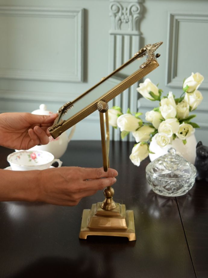 傾けて使えるスタンドミラー