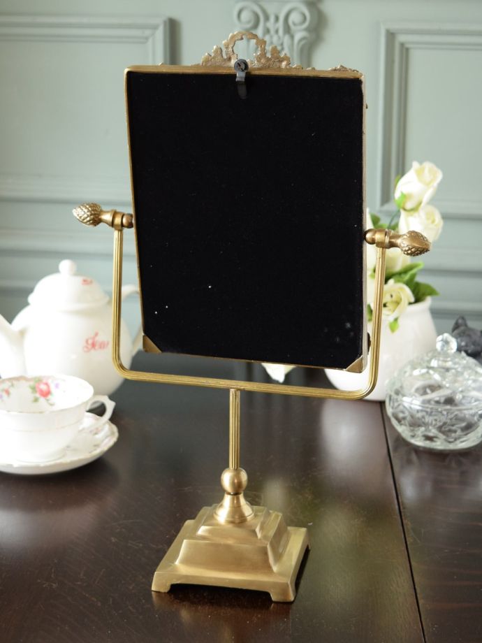 アンティーク風の鏡の裏