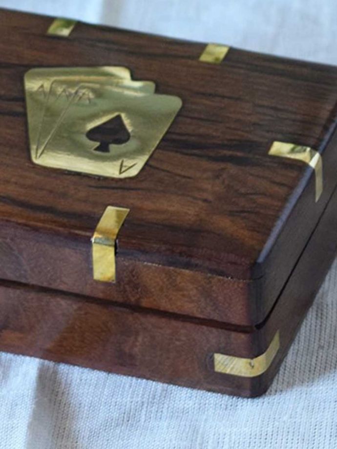 アンティーク風のおしゃれな収納ボックス