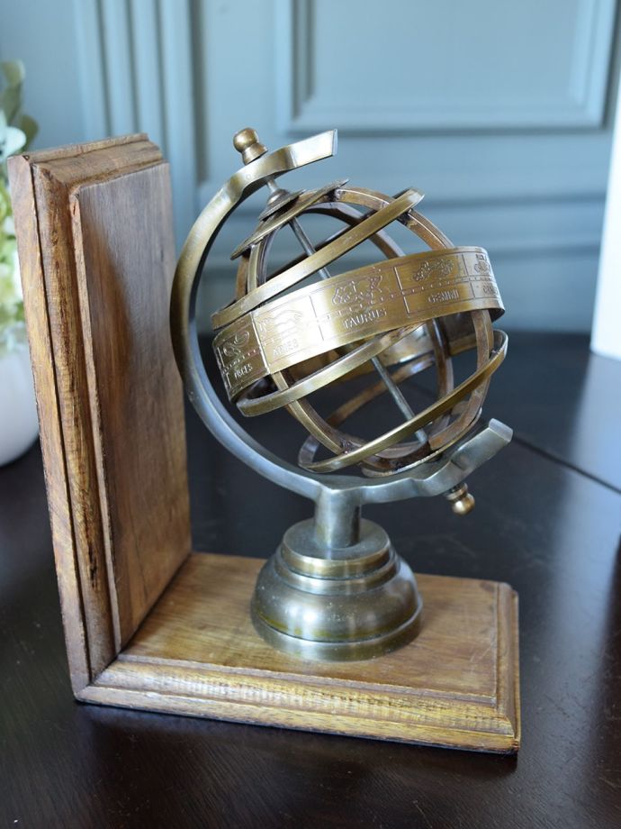 アンティーク調のブックエンド