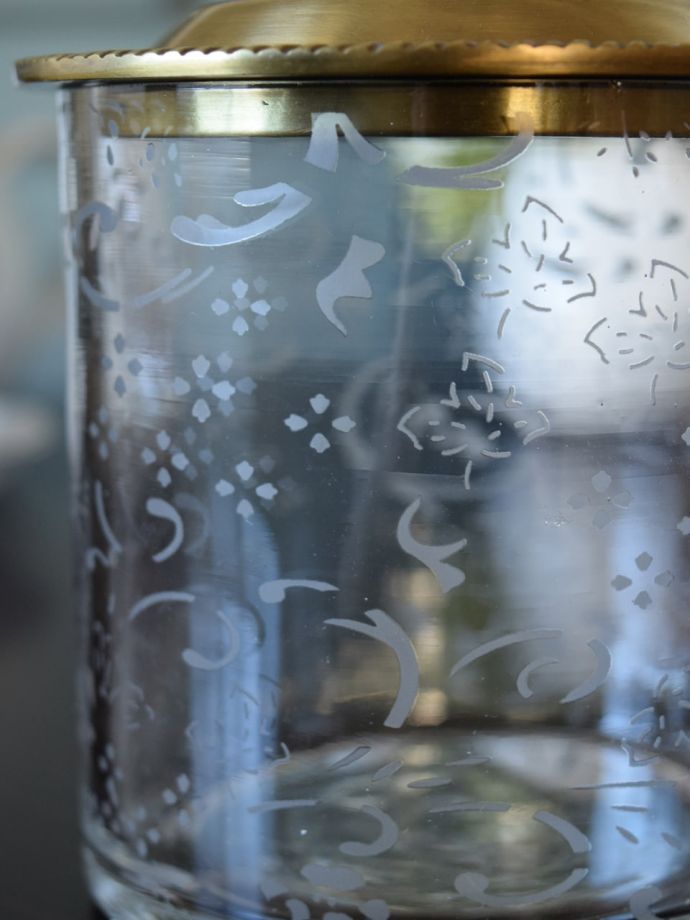 美しい模様の小物入れ