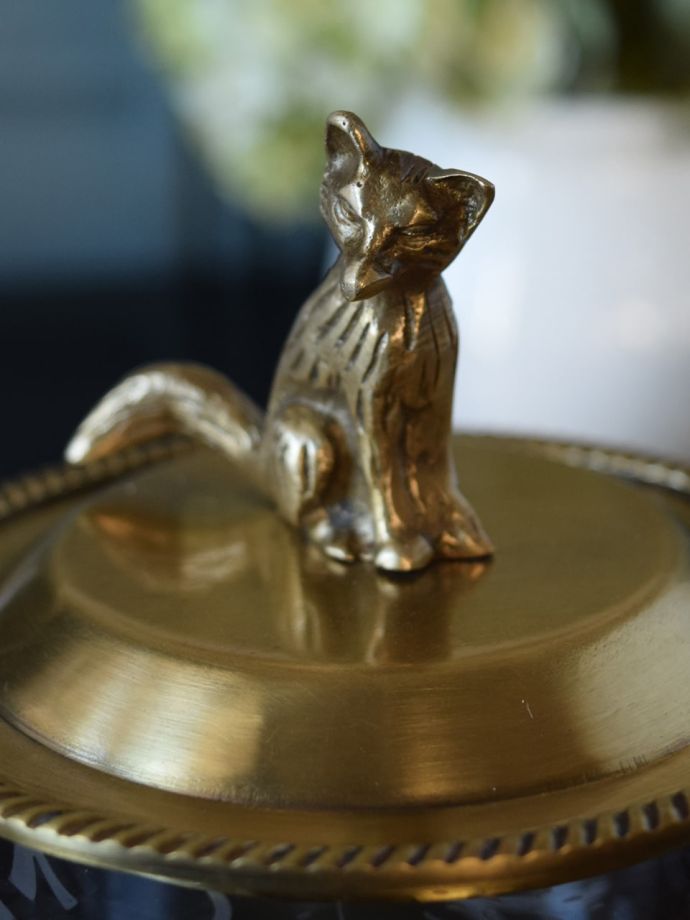 アンティーク風のおしゃれな小物入れ