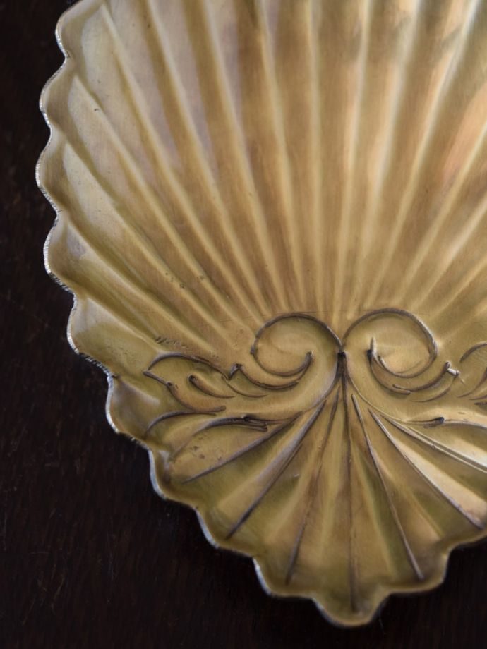 アンティーク調のトレイ