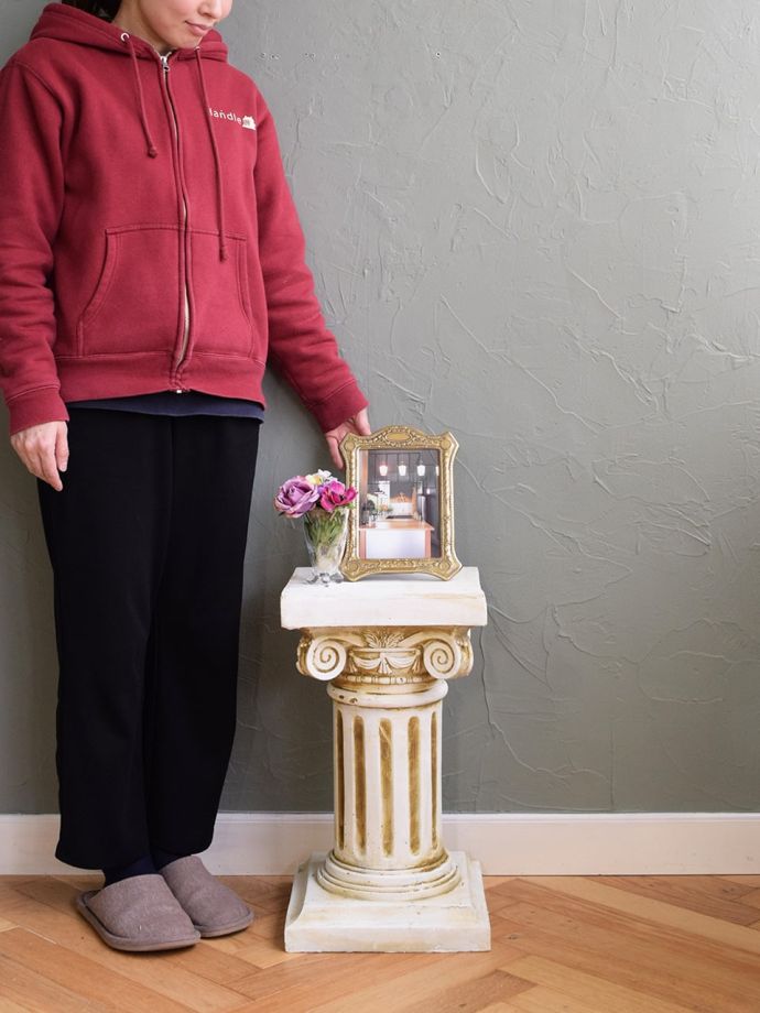 ヨーロッパの雰囲気漂う花台