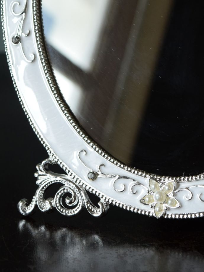 スタンドミラーの装飾